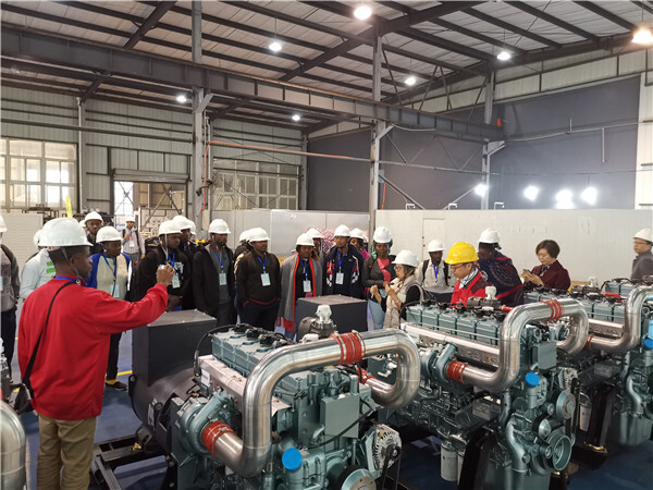 Expert en biogaz de Sao Tomé-et-Principe en visite chez AMICO