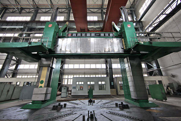 เครื่องกลึงแนวตั้ง CNC