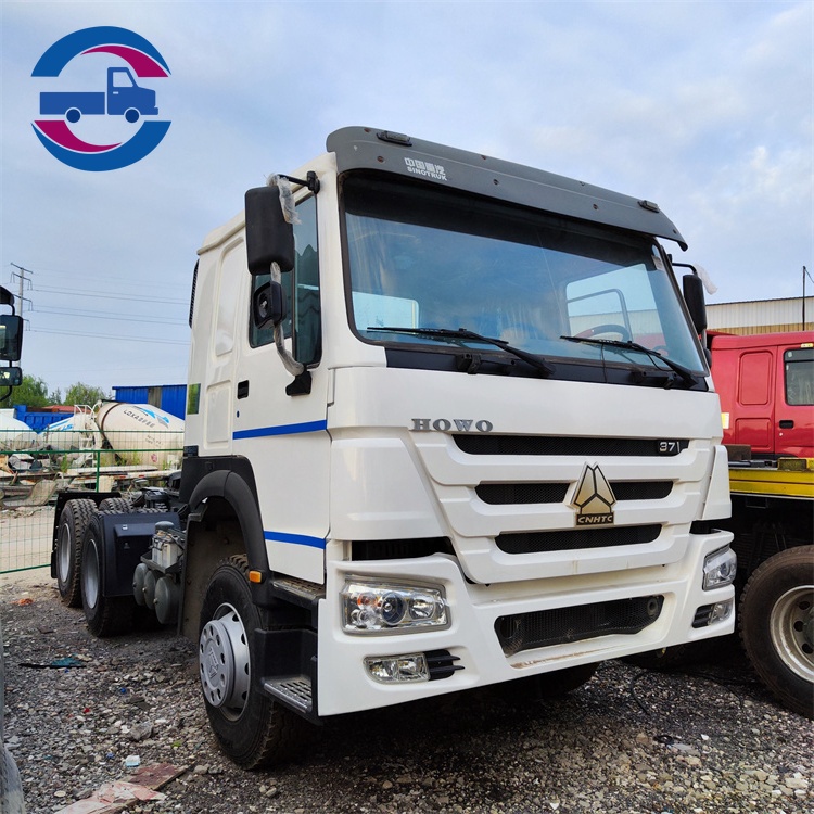 Sinotruk Howo 371HP 6x4 Tractor Truck