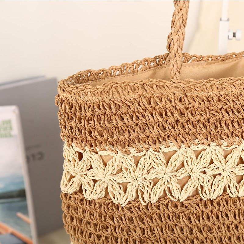 New hollowed-out straw shoulder bag