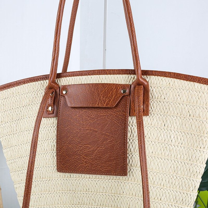 Large capacity straw bag