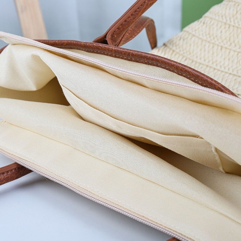 Large capacity straw bag