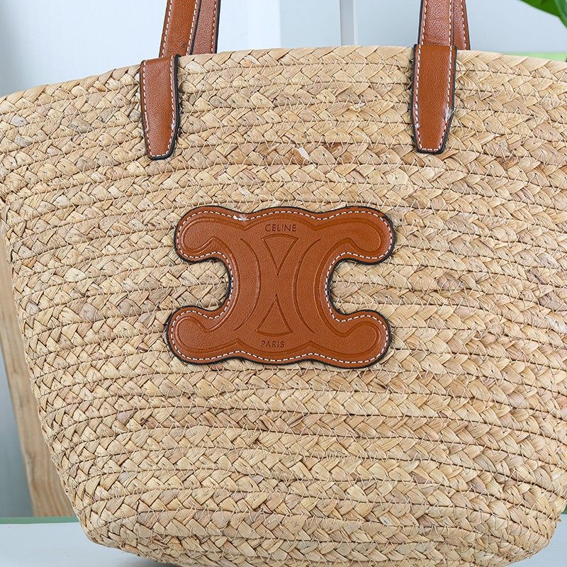 French-style vacation shoulder bag