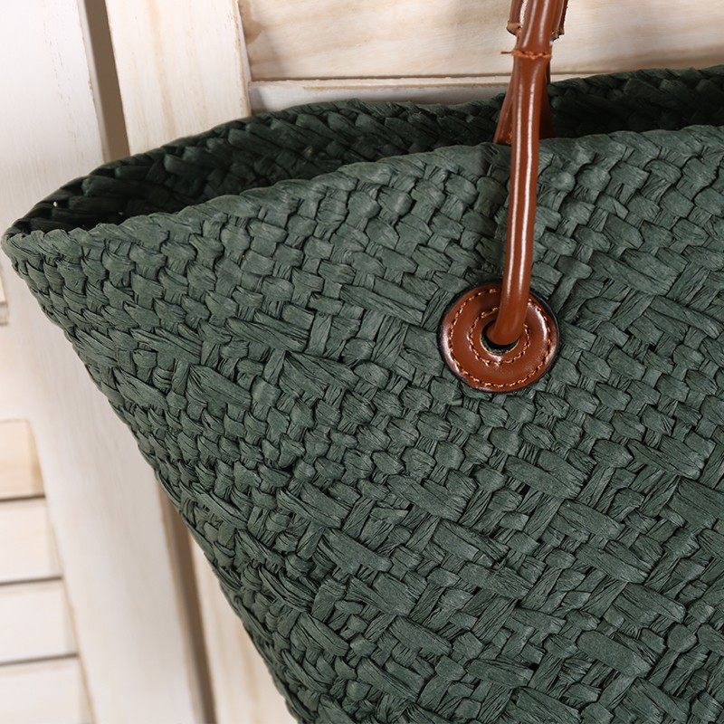 Color-blocked shoulder bag