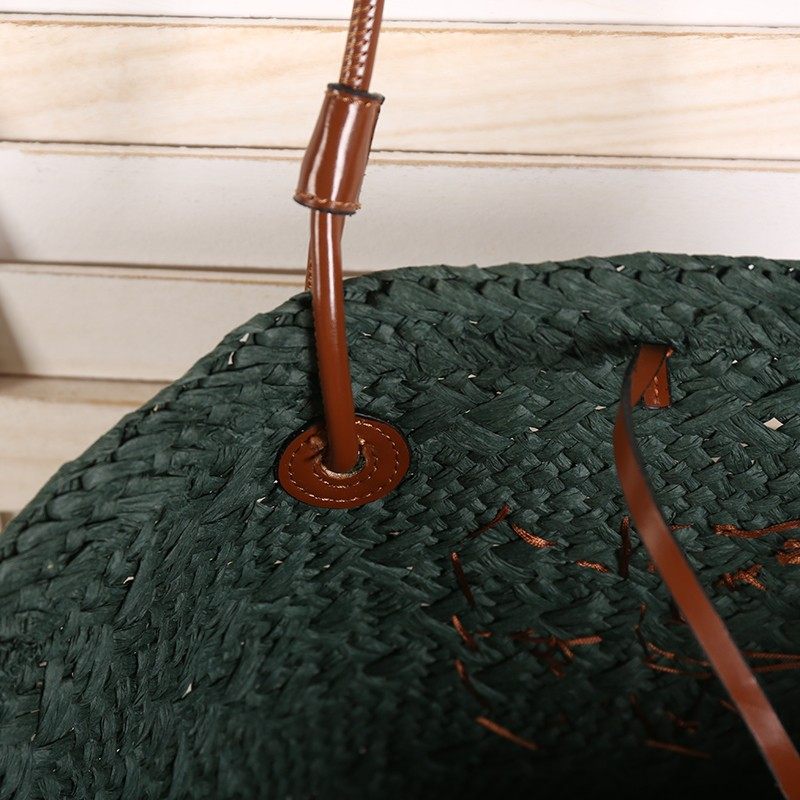 Color-blocked shoulder bag