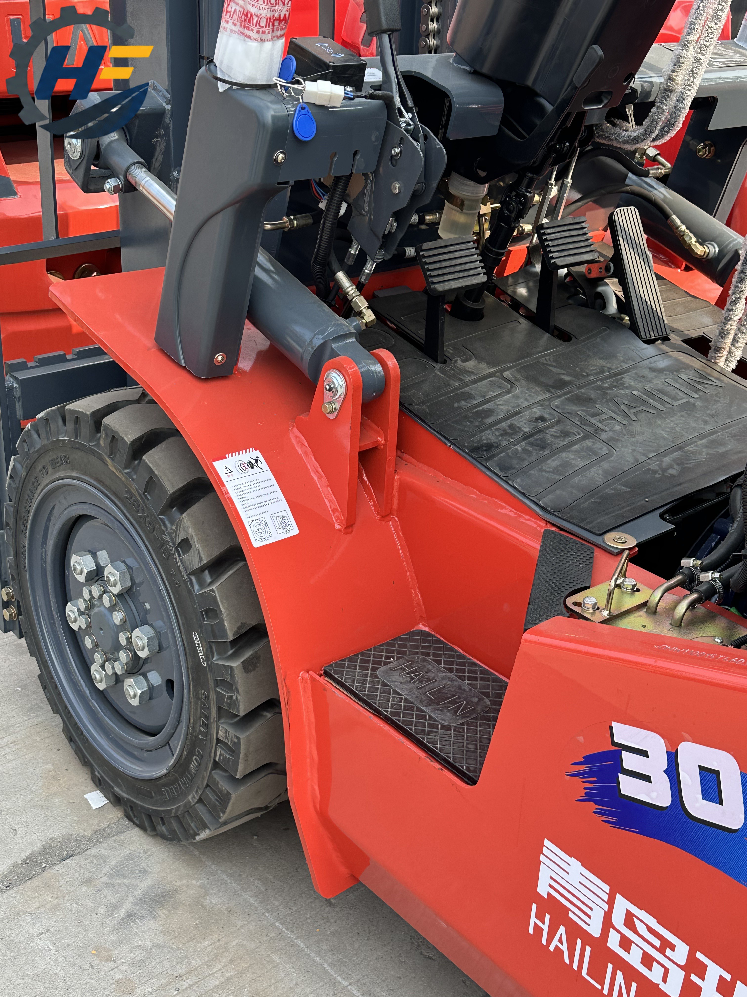 Détails du produit du chariot élévateur contrebalancé HAILA (Qingdao Hyundai) 3 tonnes