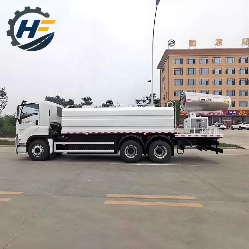 Camion-citerne à eau