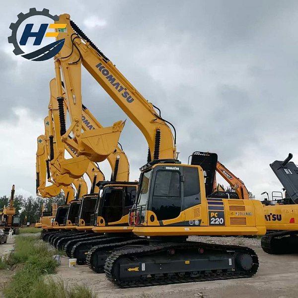 Pelleuse Komatsu PC220