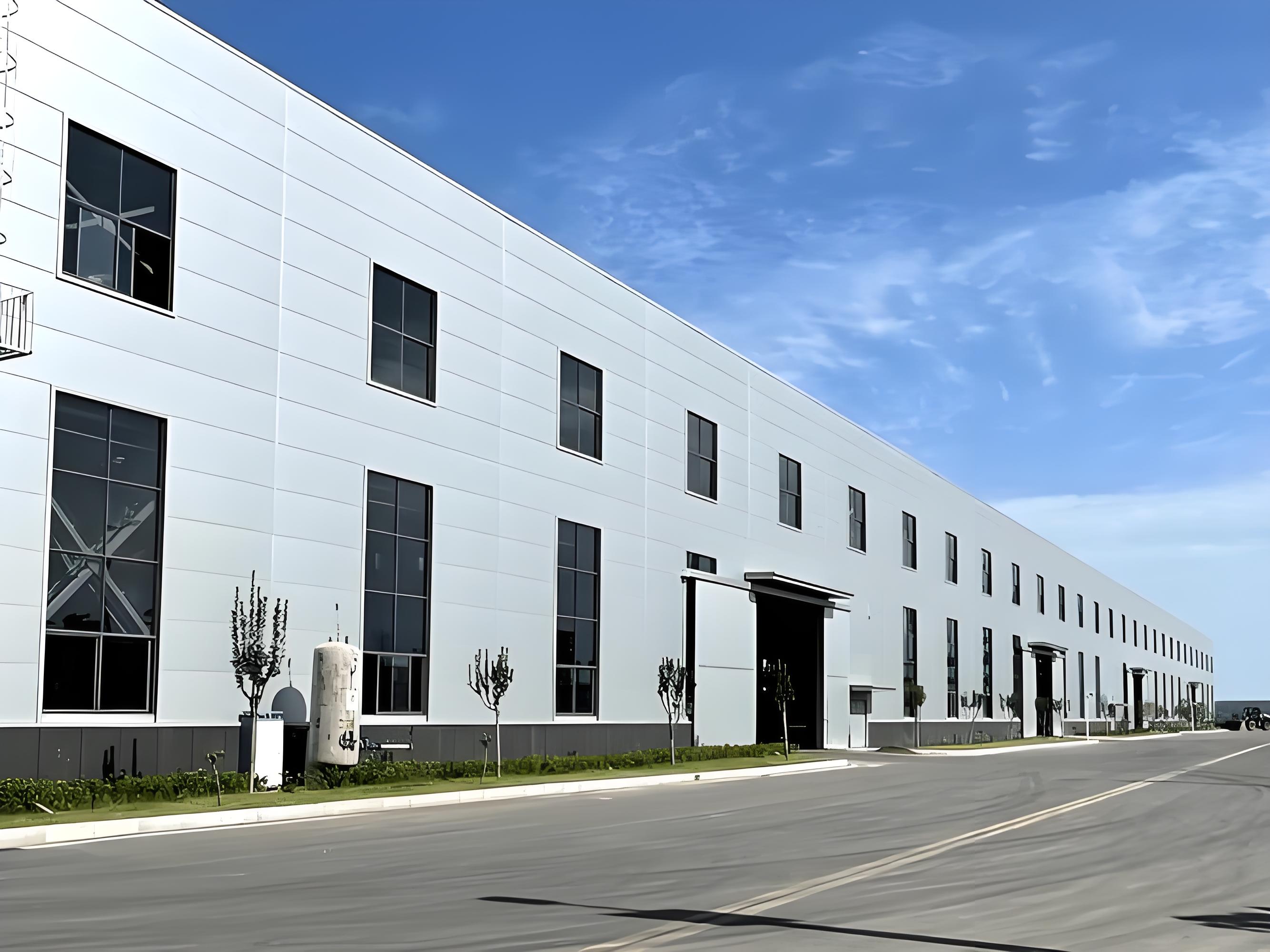 Large steel structure plant