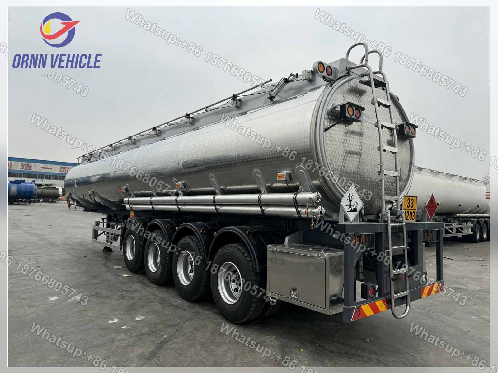 Camion-citerne monocompartiment en acier inoxydable de 45 m³ pour produits pétroliers 