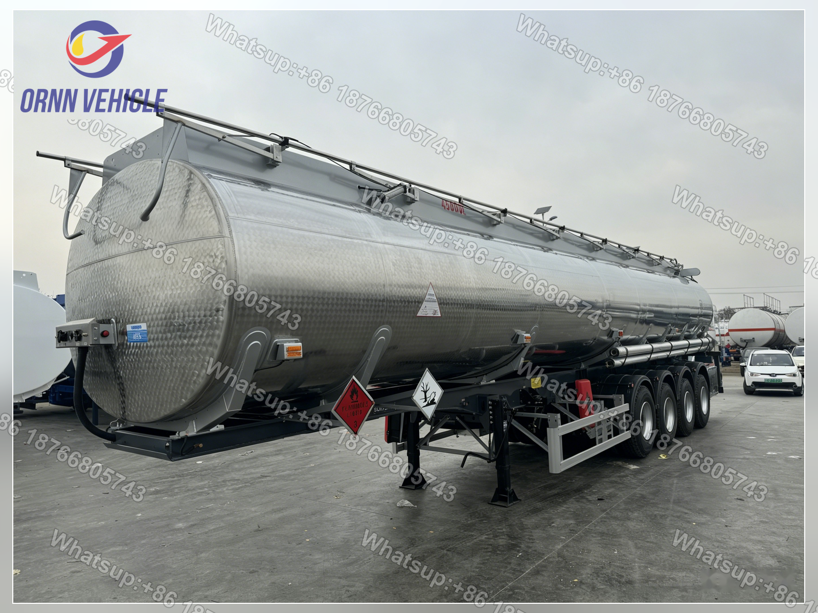 Camion-citerne monocompartiment en acier inoxydable de 45 m³ pour produits pétroliers 