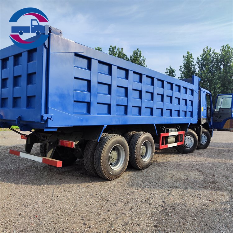 Camion-benne Howo 371 8x4