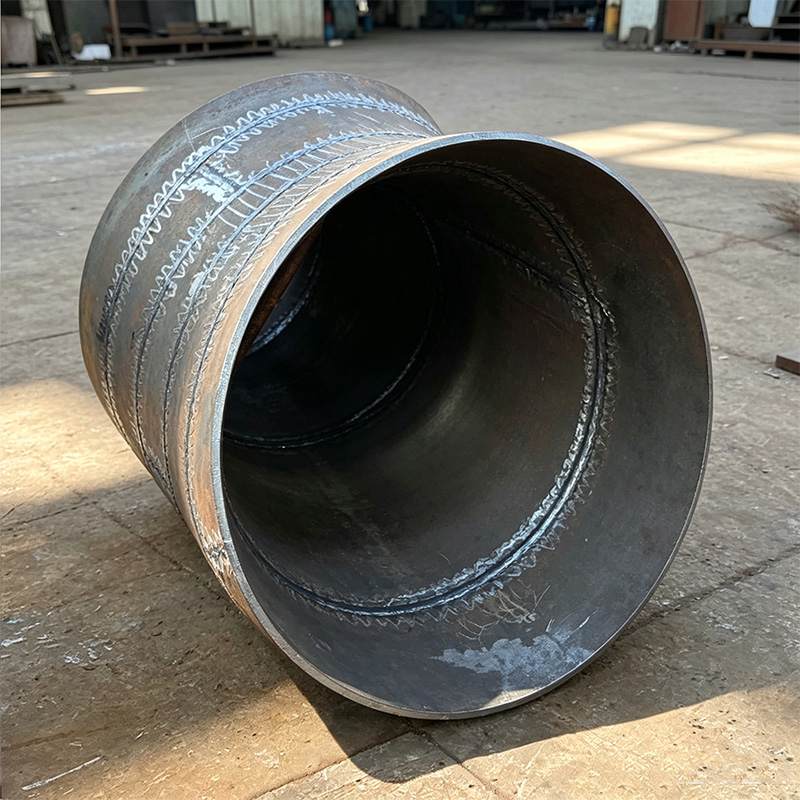 Carbon steel large-diameter shrimp-shaped welded elbow