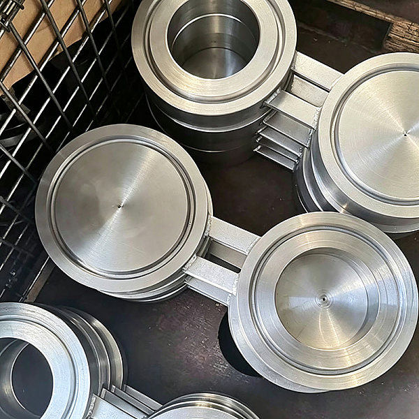 Stainless steel figure-eight blind plate