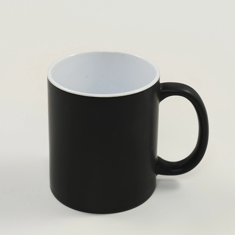 11oz Black exterior, white interior, temperature-sensitive color-changing mug