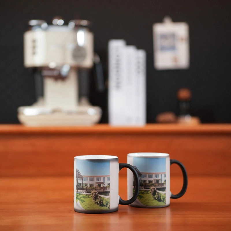 11oz Black exterior, white interior, temperature-sensitive color-changing mug