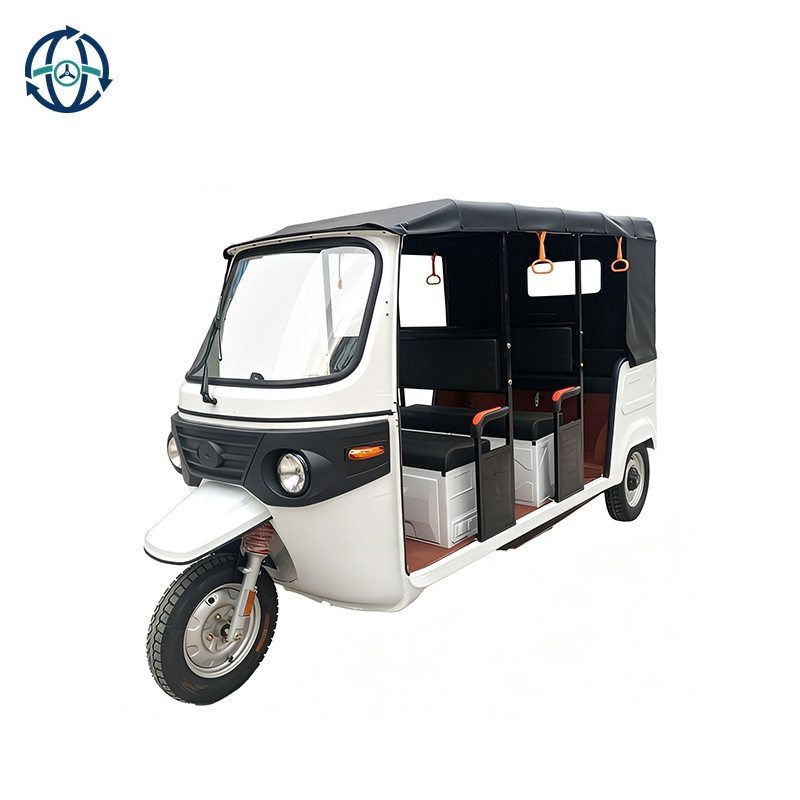 Hot Selling 250cc Tuk Tuk Closed-Body 3-Wheel Passenger Taxi 250cc Engine Driving Three- Wheel Motor Tricycle Scooter