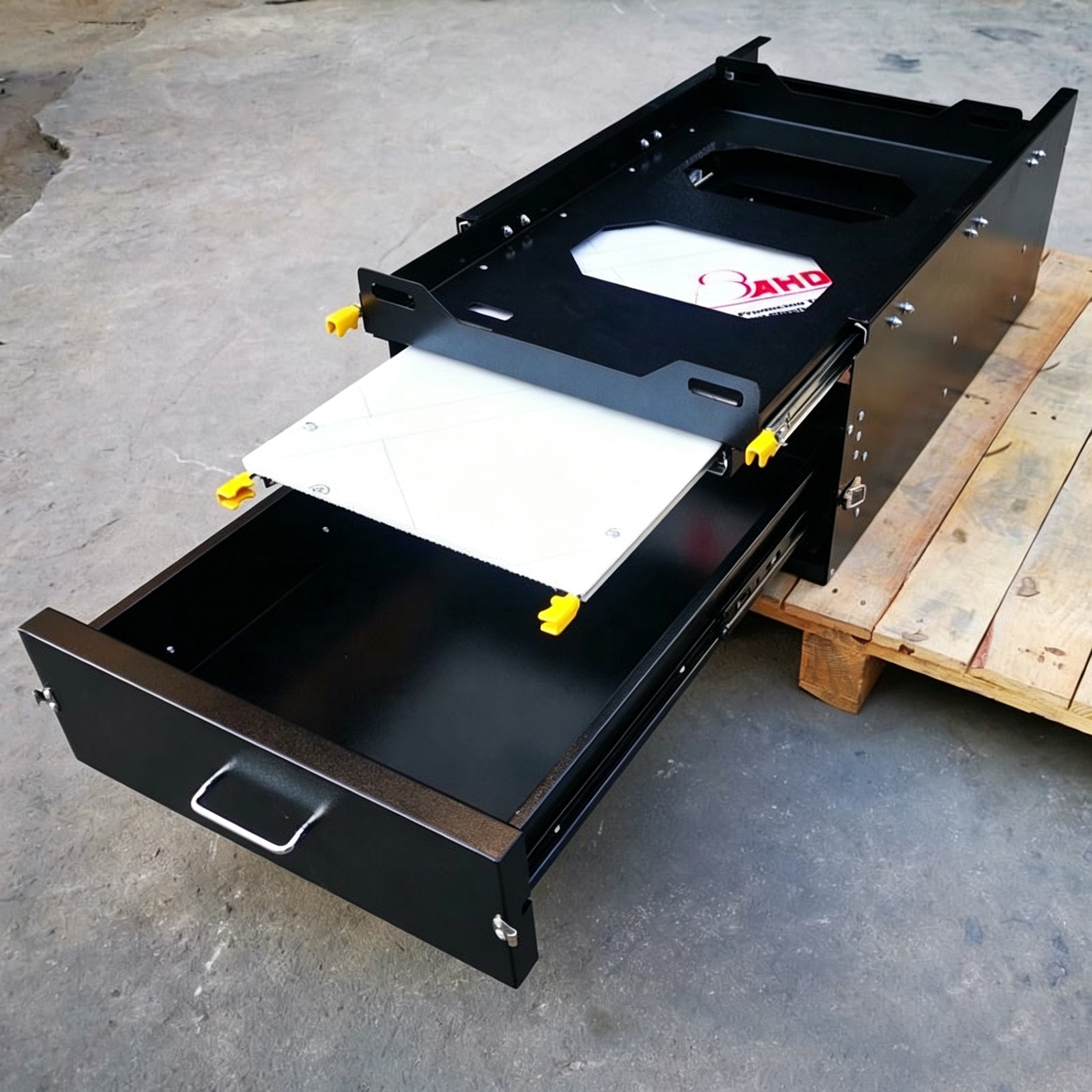 Ute undertray toolbox