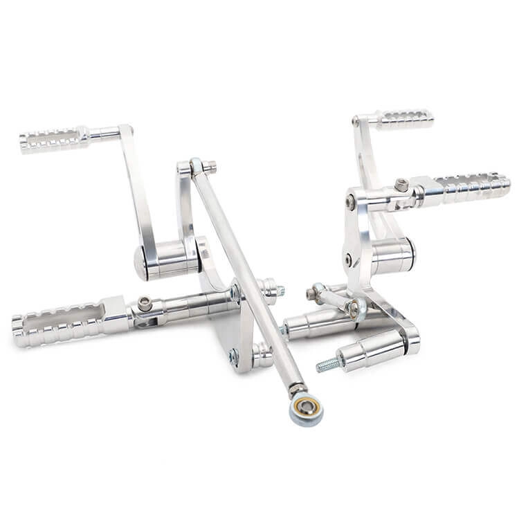 Cutsom Billet Forward Controls 4'' for Harley Davidson Street Bob FXBB
