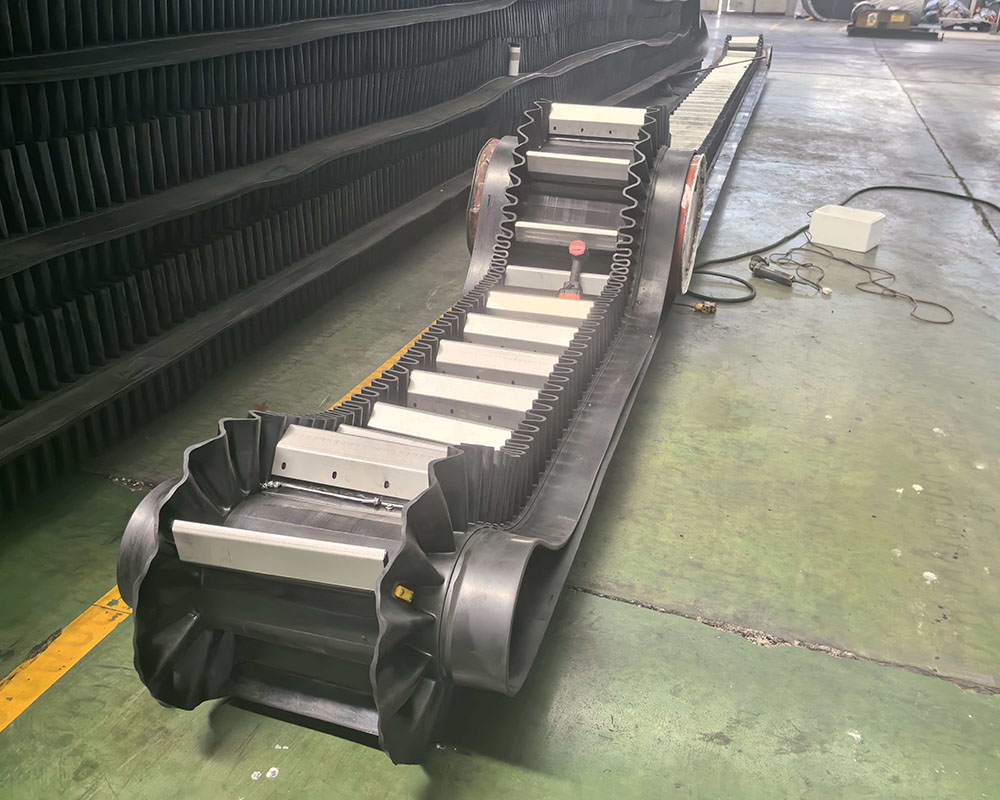 Corrugated High-Incline Sidewall Conveyor Belts