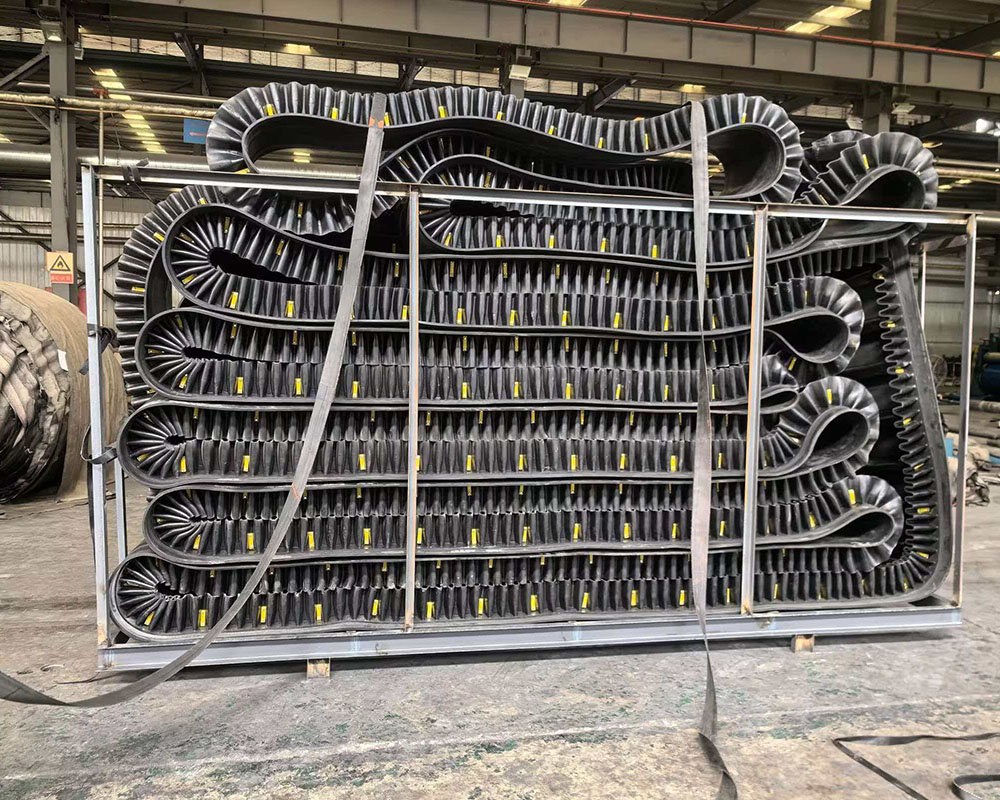 Corrugated High-Incline Sidewall Conveyor Belts