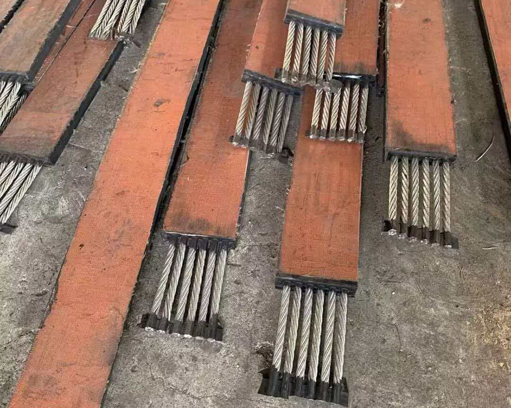 Conveyor Belts for Oilfield Pumping Units