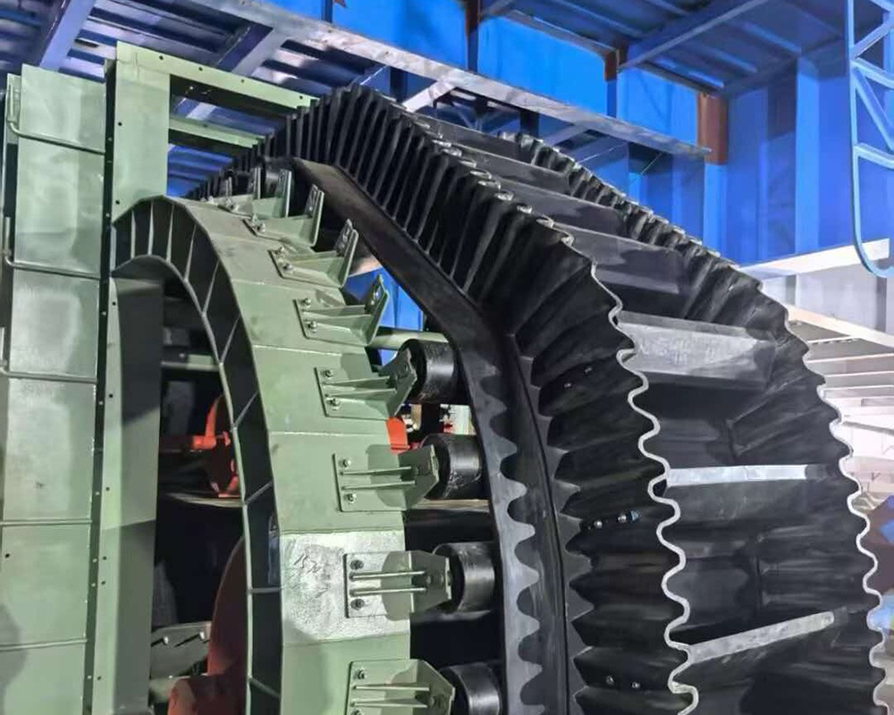 Corrugated High-Incline Sidewall Conveyor Belts