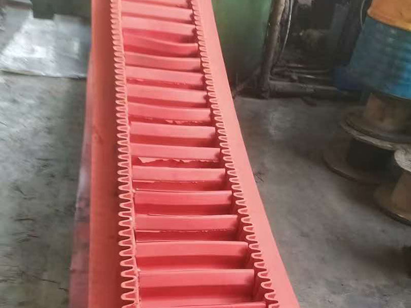 Corrugated High-Incline Sidewall Conveyor Belts