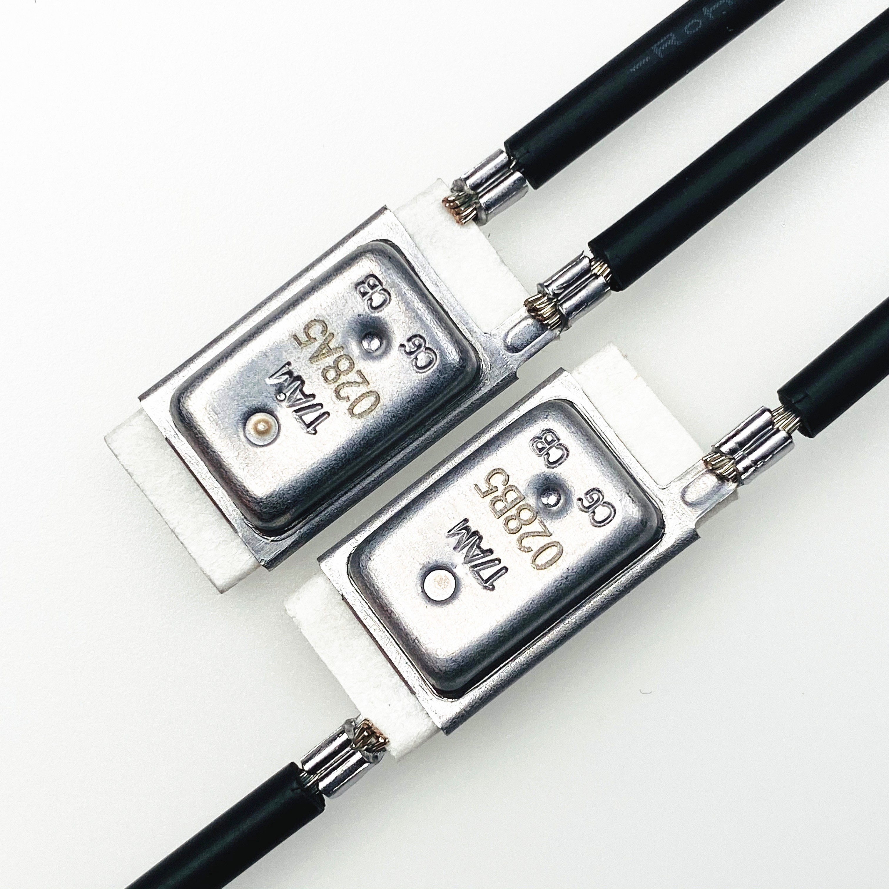 17AM Standard, High-Current, Extra High-Current, Ultra-Thin Dual Current-Temperature Protector
