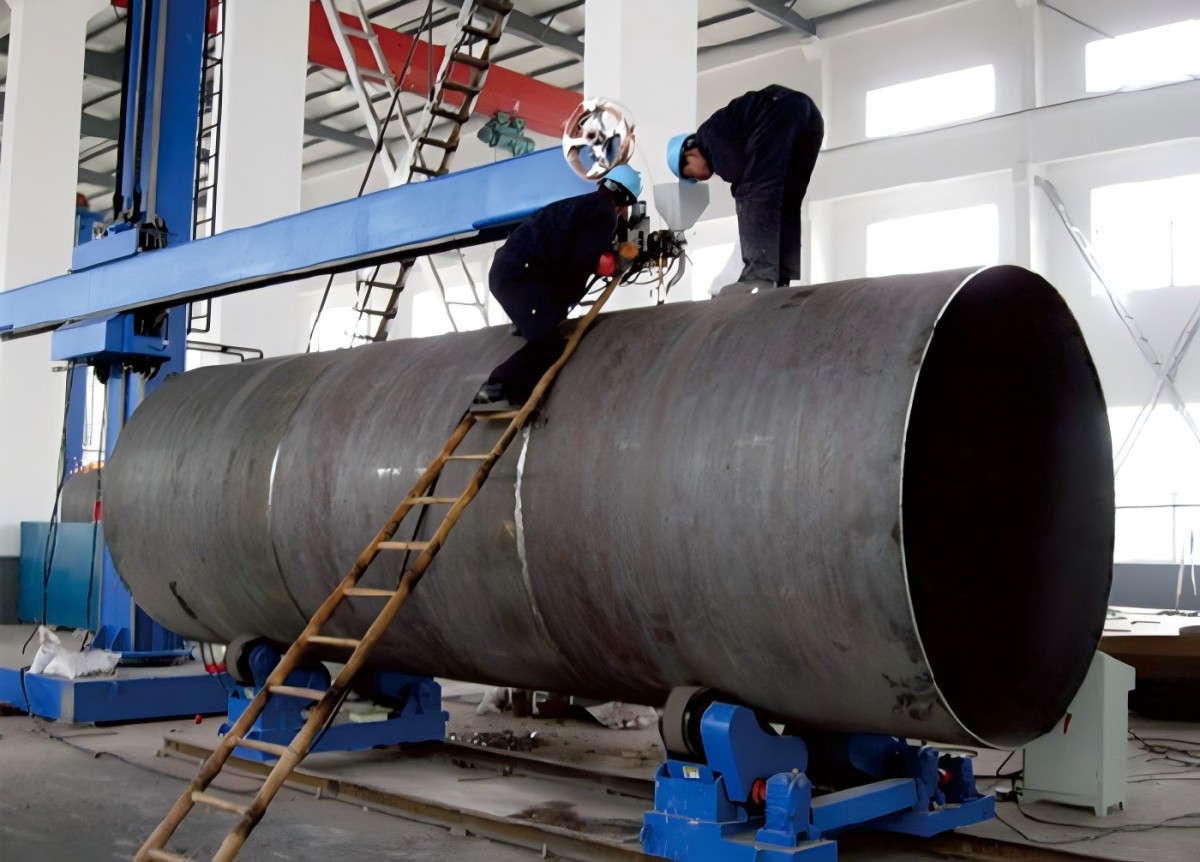 2.焊接操作架设备应用照片02 What a Reliable Welding Manipulator Factory Should Show You