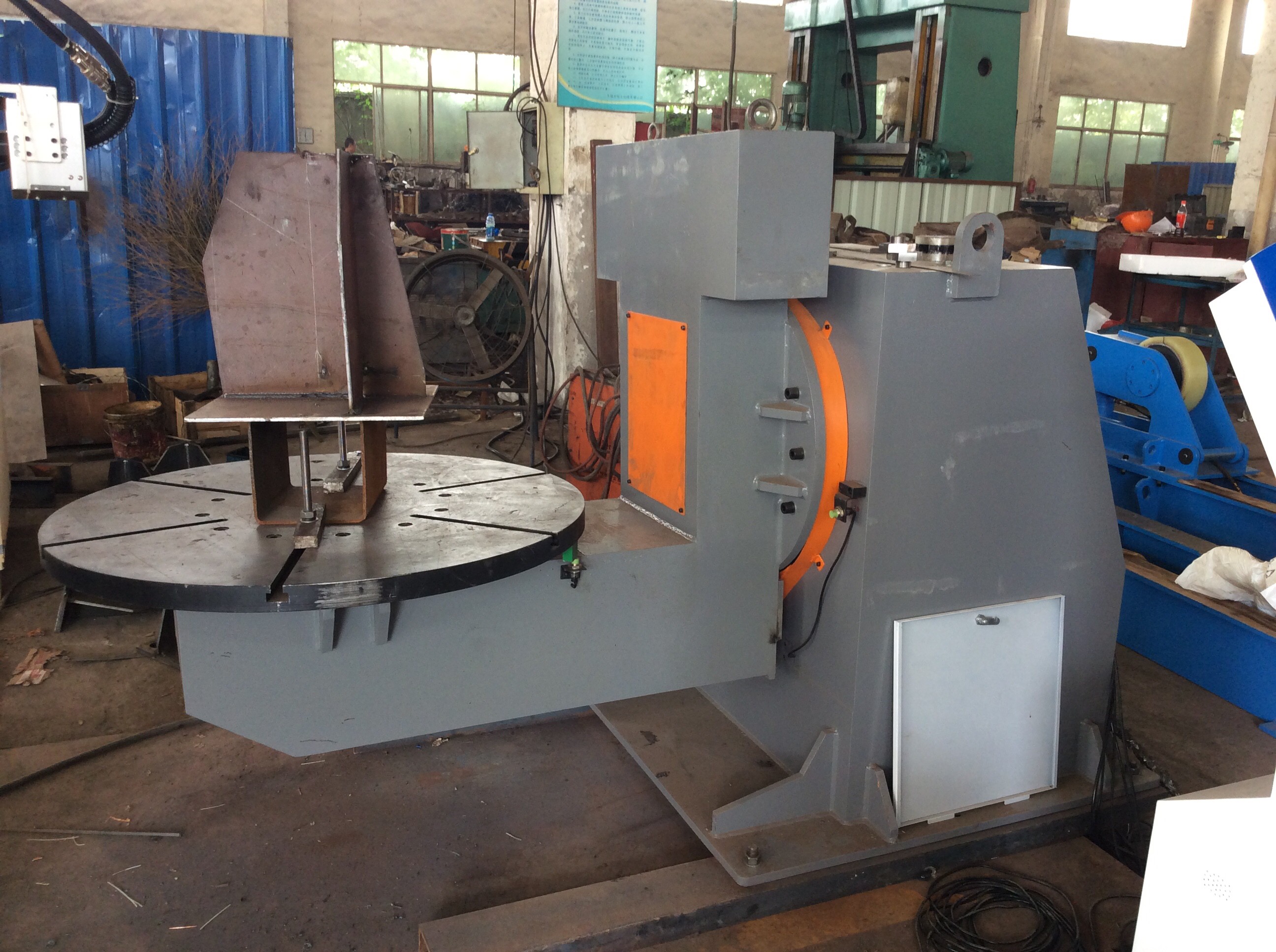How to Choose a 2000kg Welding Positioner for Pipe and Tank Jobs