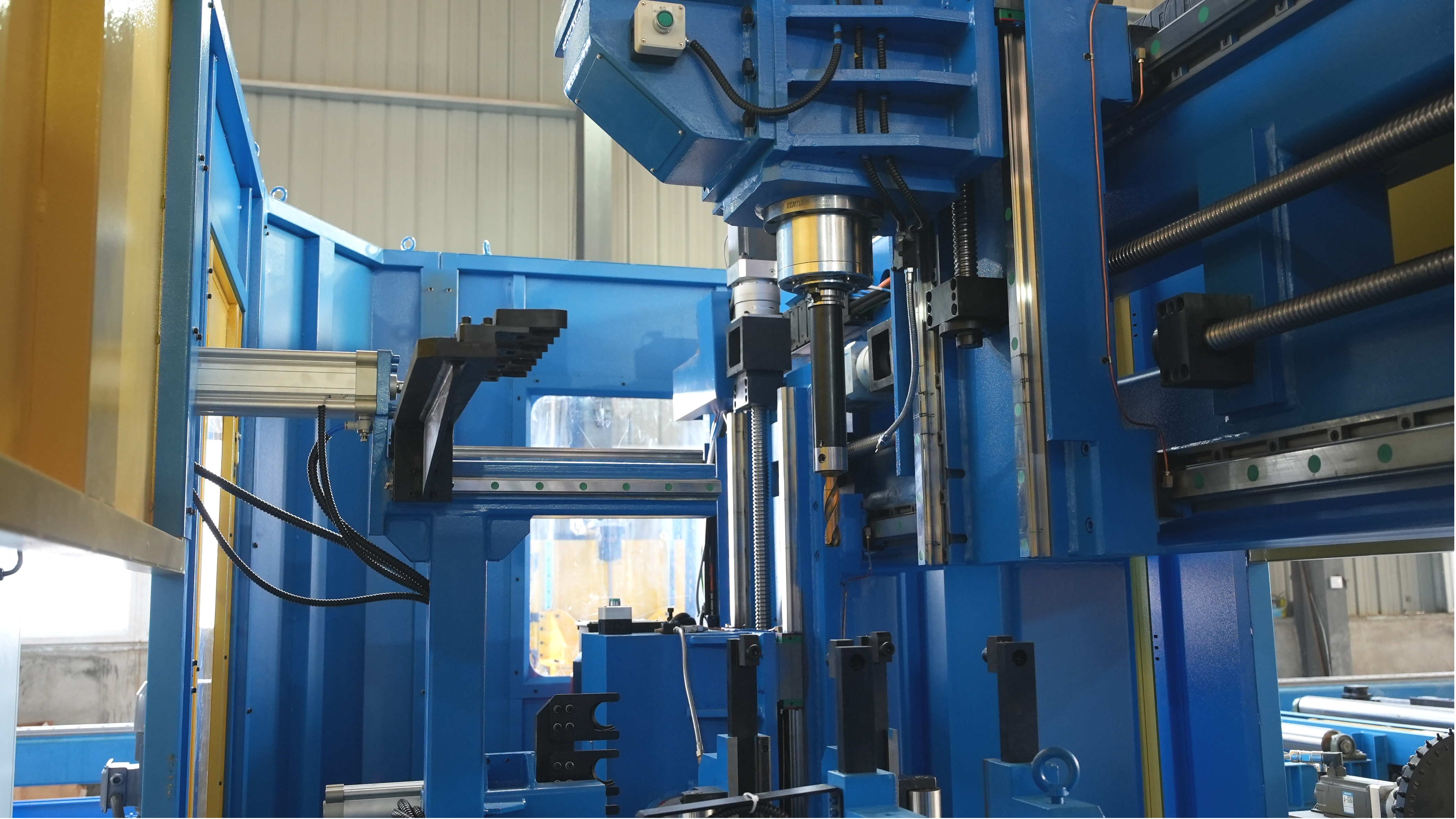 H beam 3D drilling machine