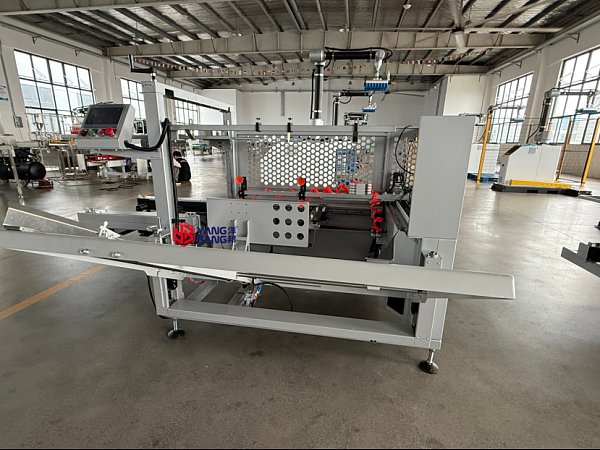 مشروع آلة فتح الصناديق الأوتوماتيكية لشركة Suzhou Yangbang Machinery في الخارج