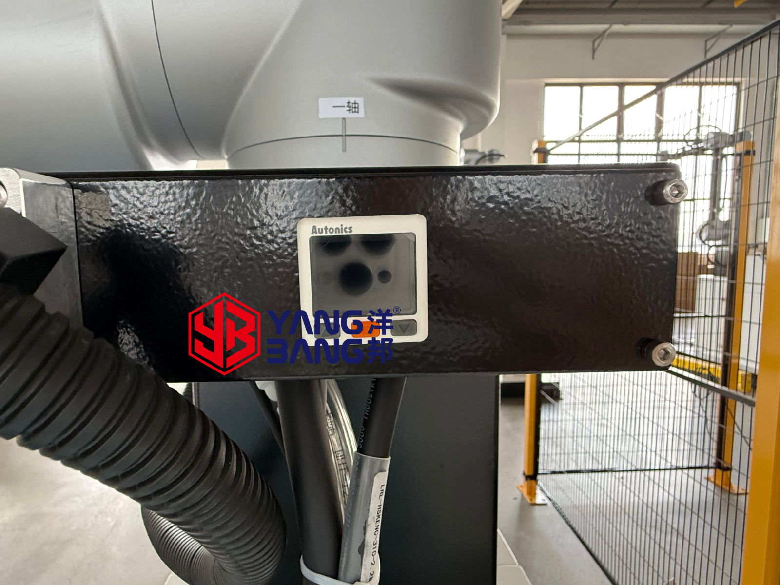 YB-MD35L 自动升降式码垛机，快速交付，适用于重载纸箱的机器人码垛机，节能