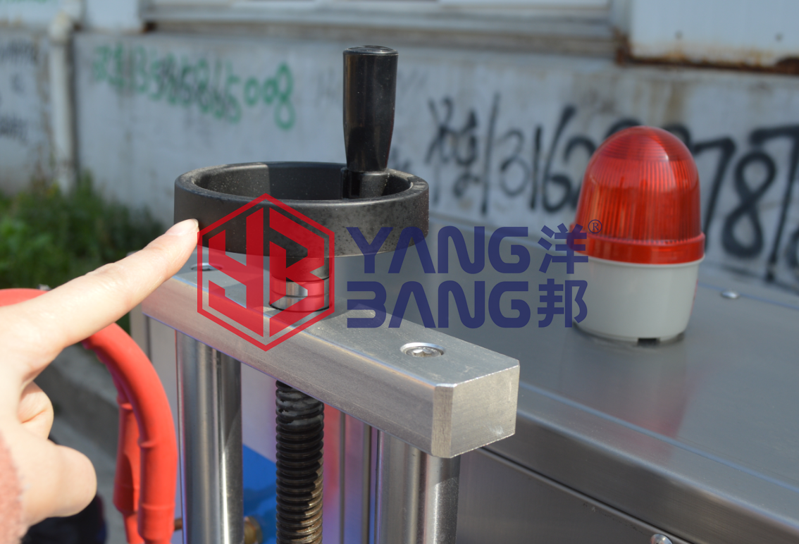 YB-LF70 آلة ختم رقائق الألومنيوم الأوتوماتيكية للبيع المباشر من المصنع، قابلة للتخصيص بنظام تبريد مائي
