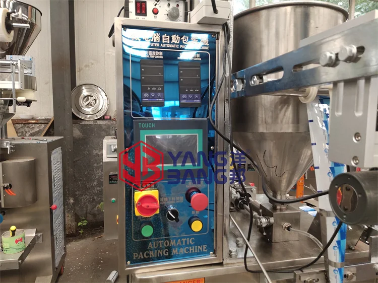 Machine d'emballage automatique de sachets haute précision YB-300J pour un dosage précis de shampoing liquide et de gel douche à double usage
