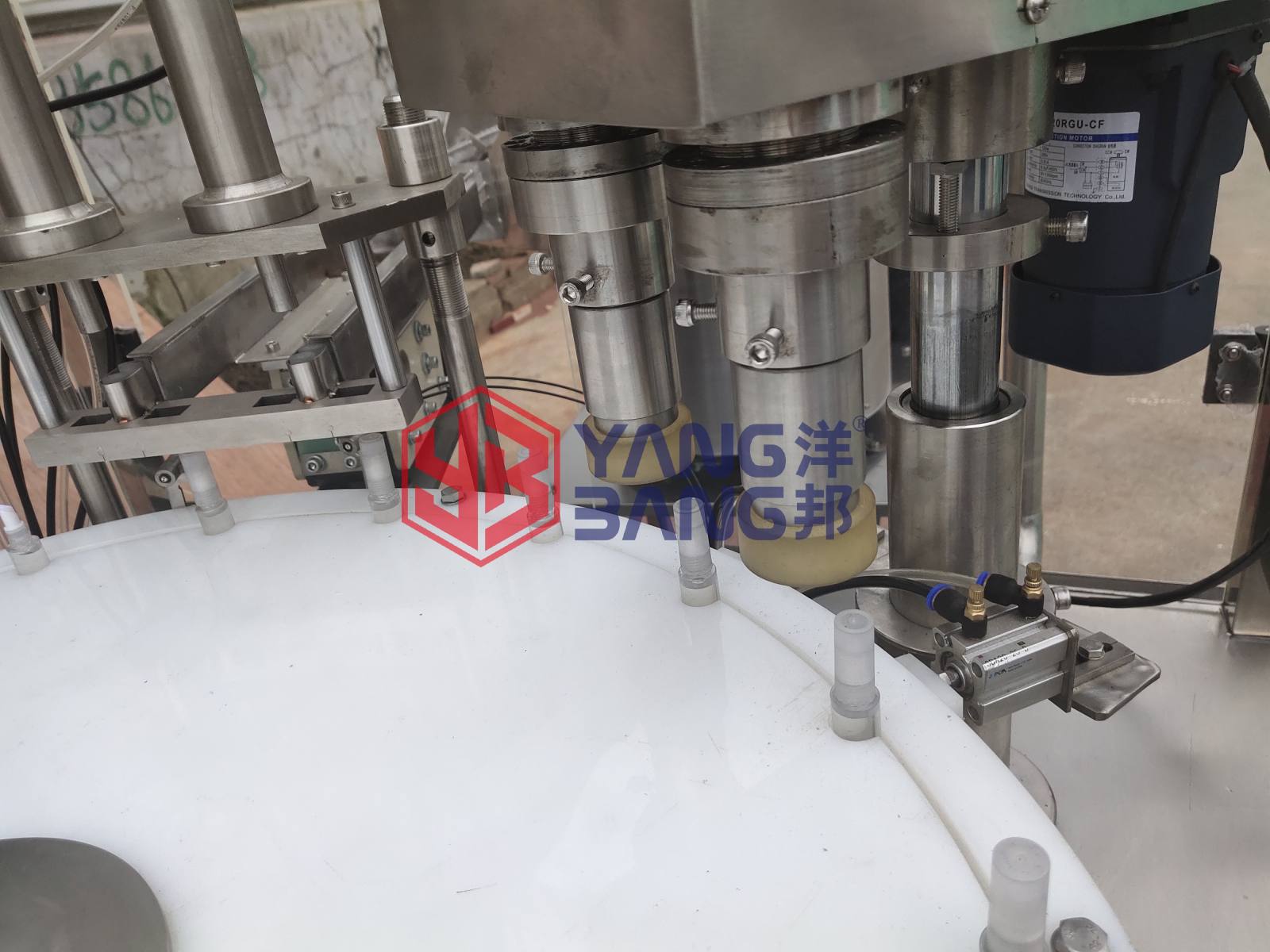 Machine de remplissage automatique de stylos détachants YB-Y4 complète pour liquide détergent d’entretien du linge