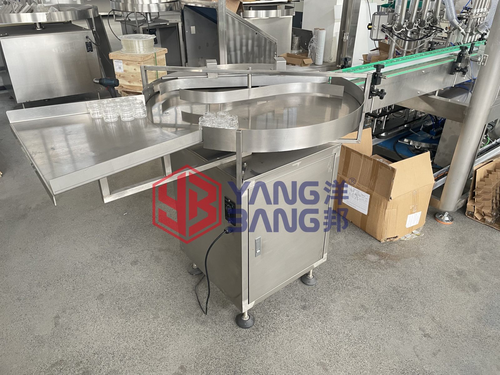 Ligne de production entièrement automatique de remplissage et de bouchage pour produits en bouteille et en conserve tels que le miel, la confiture de fruits et la sauce