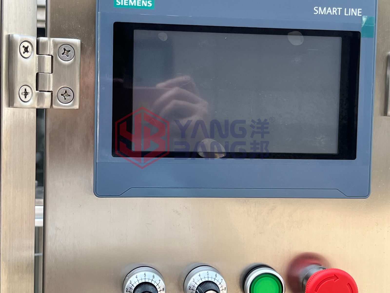 Machine de remplissage automatique à grande vitesse pour boissons gazeuses, eau pétillante et boissons sans alcool YB-YG4