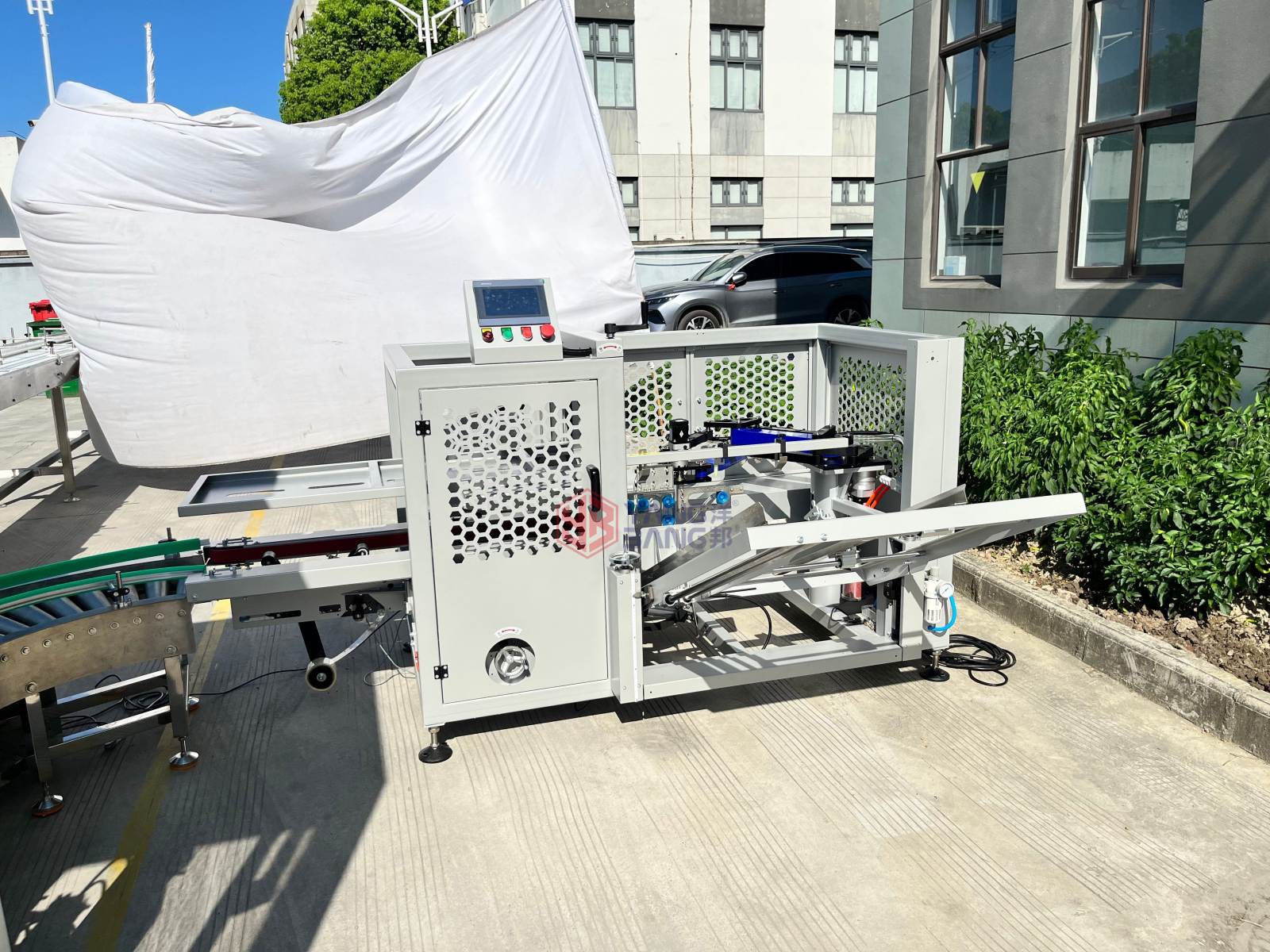 YB-ZX1300-2 Ligne d’emballage sur mesure entièrement automatique avec formeuse de caisses, encaisseuse, fermeuse et palettiseur – Équipement de fin de ligne