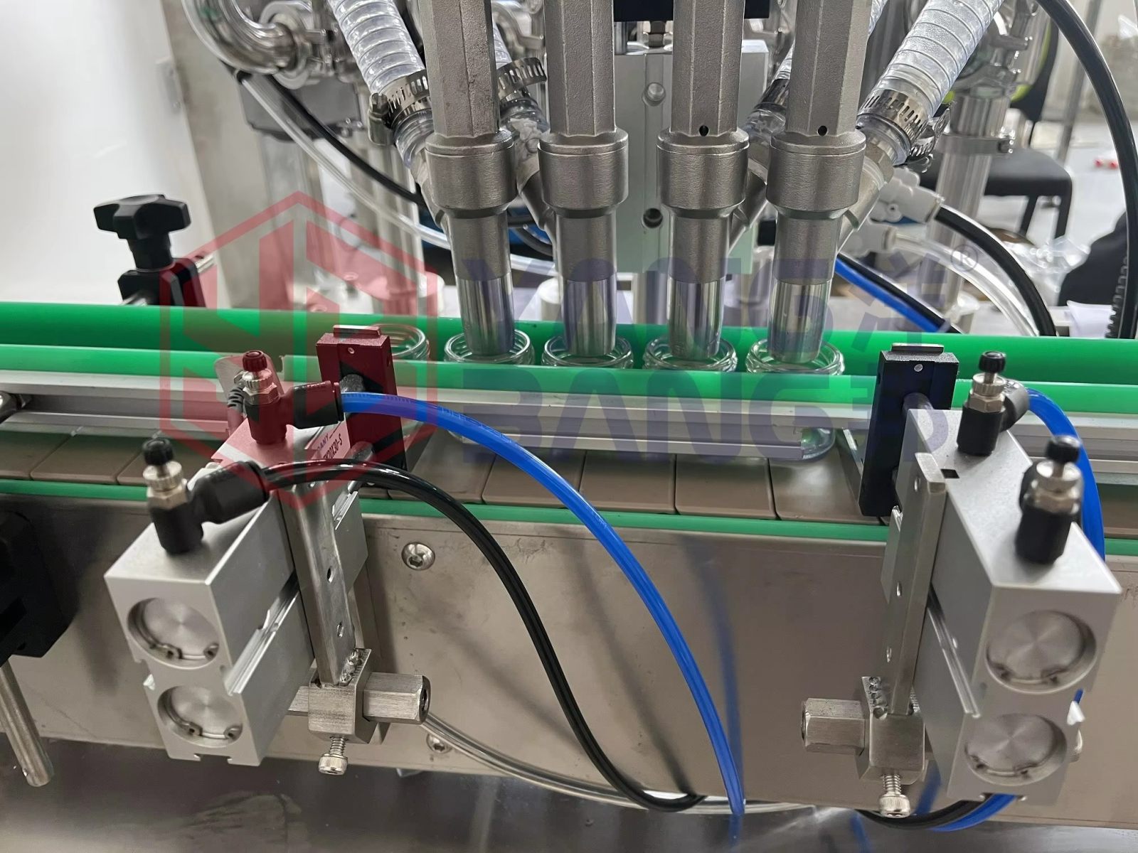 Máquina llenadora automática de mantequilla de cacahuete con doble cabezal de seguimiento YB-G2 para pasta viscosa en líneas de producción de alimentos