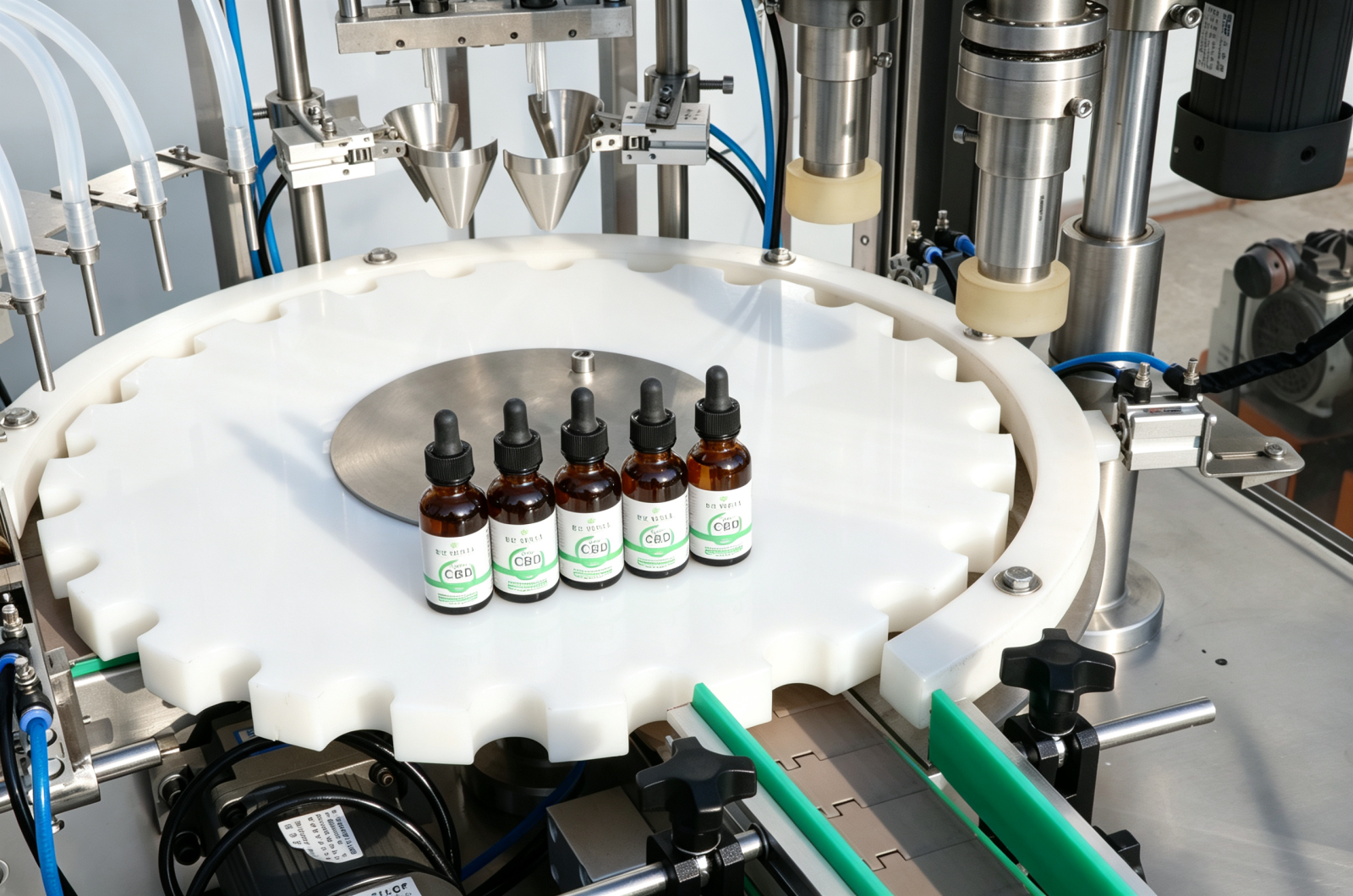 Máquina llenadora lineal de aceites esenciales de 4 cabezales YB-Y4 para botellas de vidrio cosméticas, línea profesional de belleza