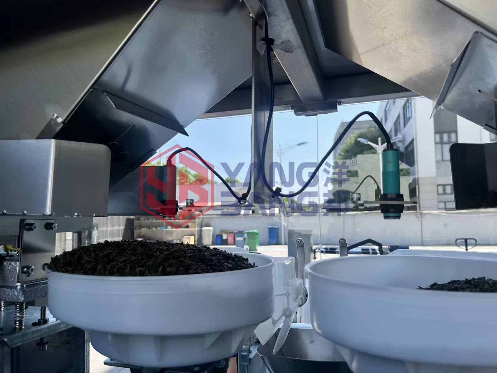 Máquina de llenado y envasado de bolsitas de té piramidales de nailon YB-160SC, totalmente automática, de alta eficiencia y ahorro de energía, a precio de fábrica