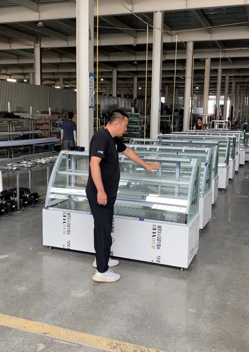 Curved Glass Cake Showcase Refrigerator Air Cooled Anti-fog Commercial Bakery Dessert Display Chiller