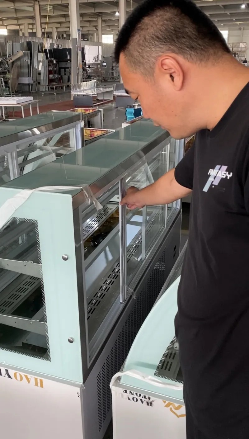 Curved Glass Cake Showcase Refrigerator Air Cooled Anti-fog Commercial Bakery Dessert Display Chiller
