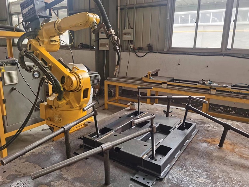 Holi Scale revoluciona la producción con robots de soldadura Holi Scale revoluciona la producción con robots de soldadura