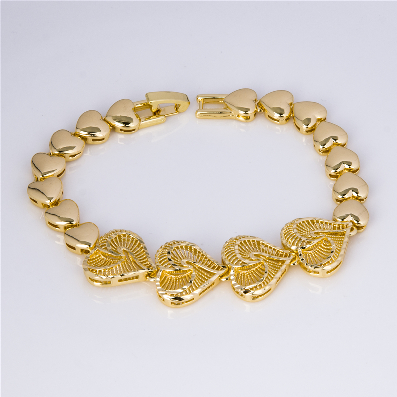Heart-shaped bracelet