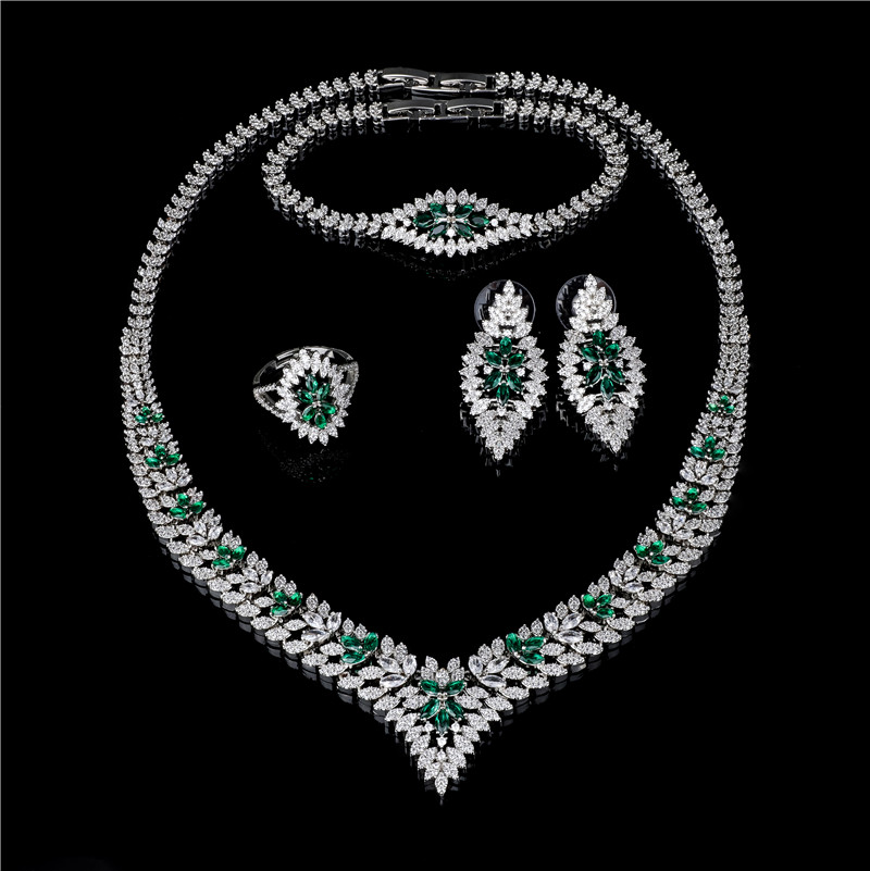 Royal Green Emerald-Color Crystal Necklace, Earrings and Ring Set - Vintage Statement Jewelry Royal Green Emerald-Color Crystal Necklace, Earrings and Ring Set - Vintage Statement Jewelry