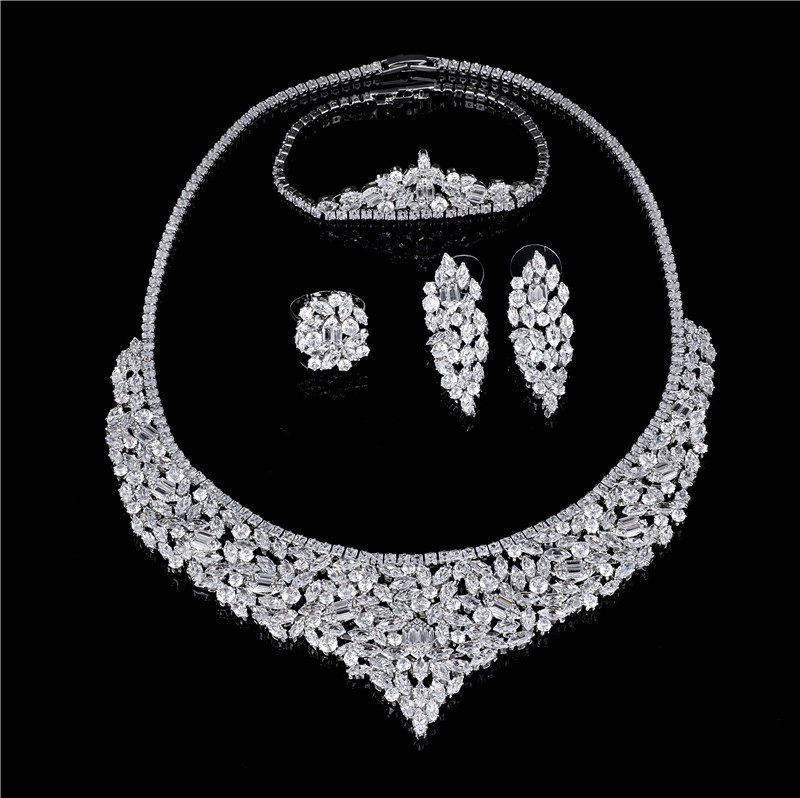 Elegant Clear Rhinestone Choker Necklace, Bracelet and Stud Earrings Set - 3 Piece Party Jewelry Elegant Clear Rhinestone Choker Necklace, Bracelet and Stud Earrings Set - 3 Piece Party Jewelry