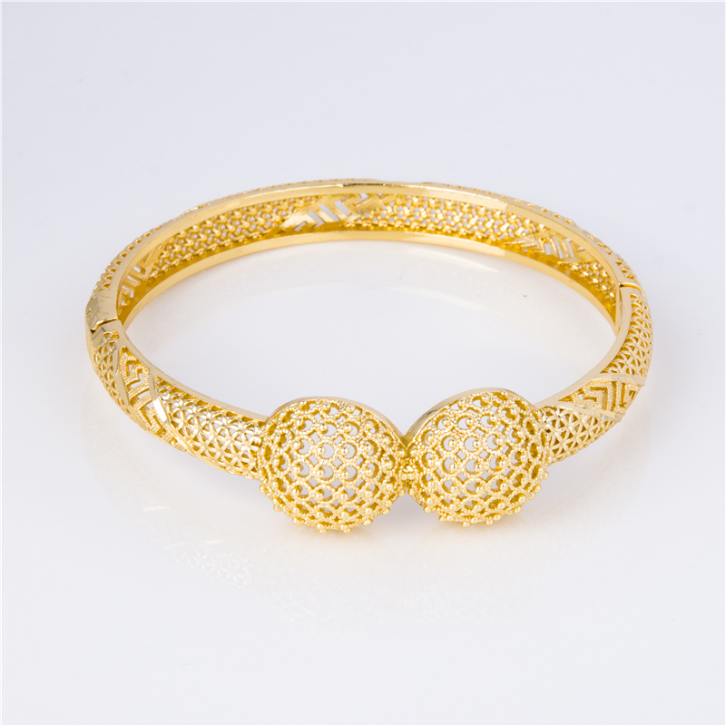 Stacking Bracelets for Bold Stacks